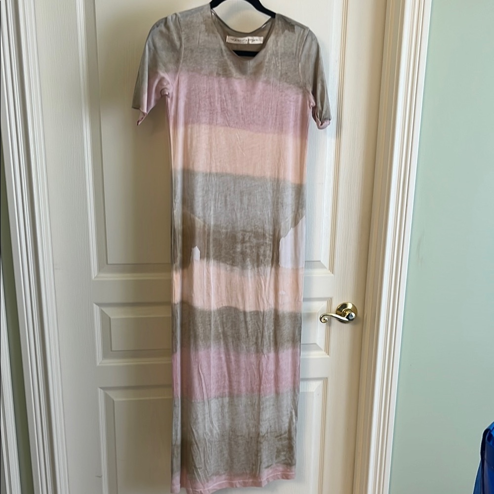 Raquel Allegra Pink and Gray Sheath Maxi Dress
